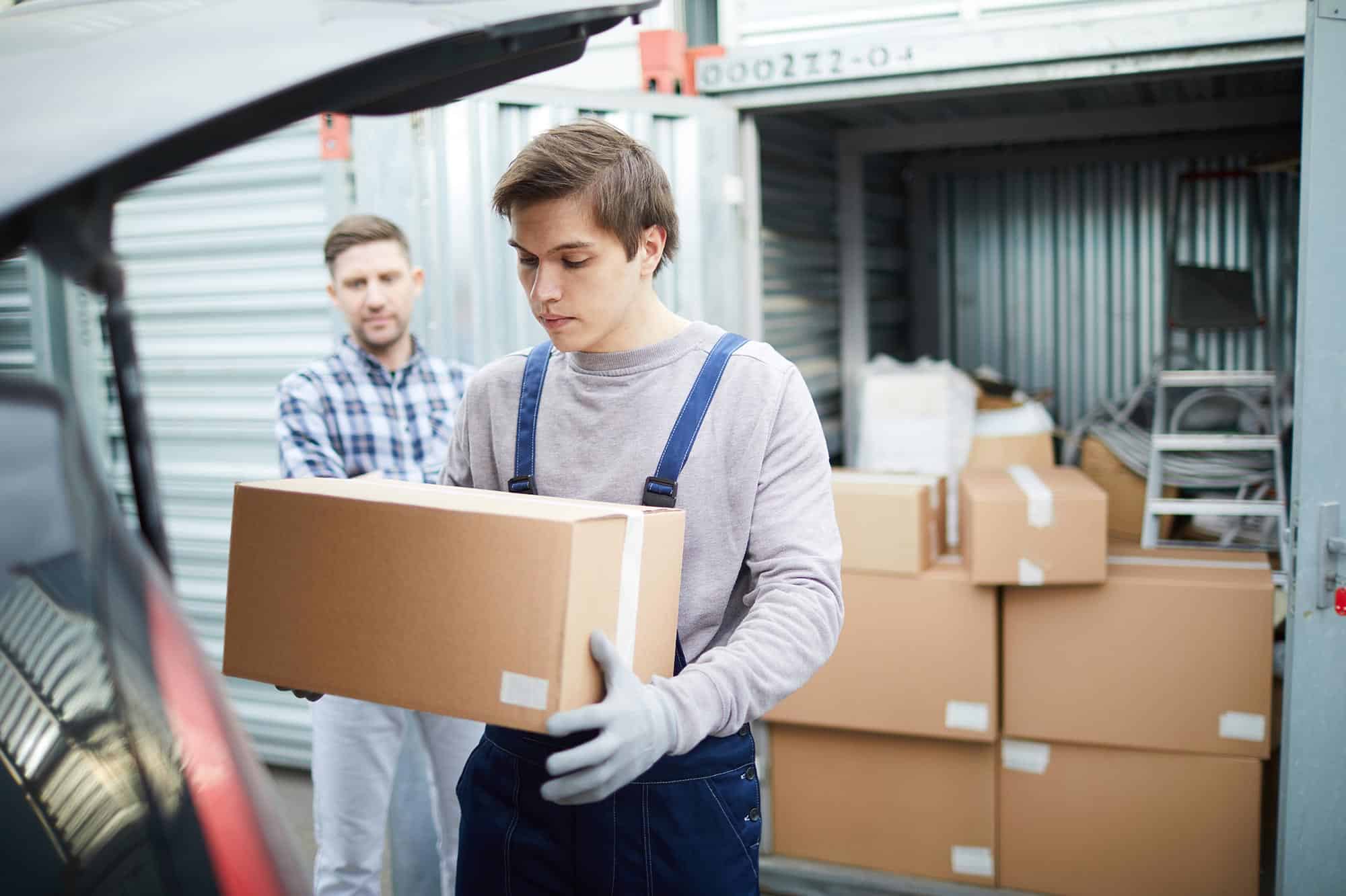 mover loading boxes.